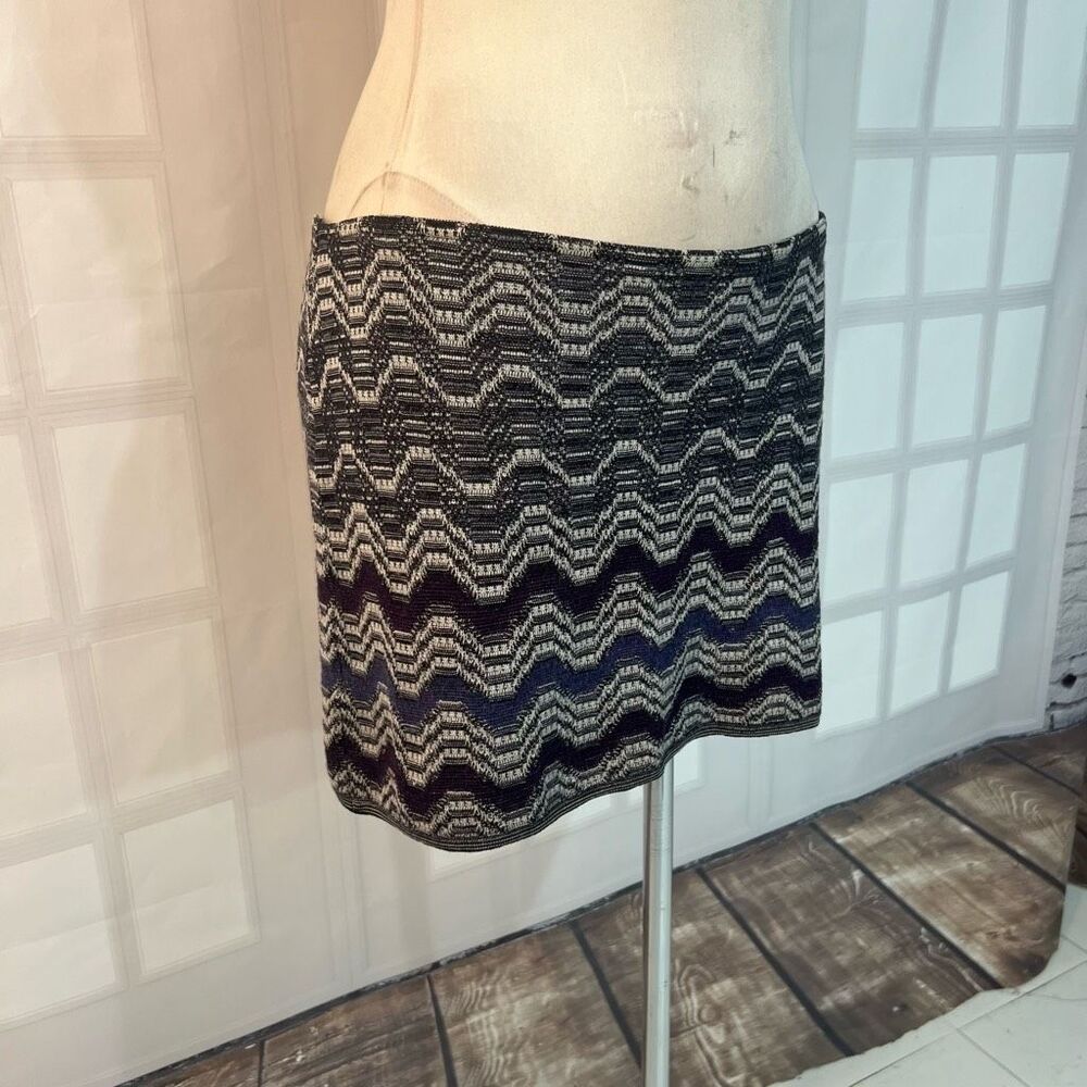 Missoni Sport Black Chevron Knit Mini Skirt Italian Size 42 or US Large 10/12 - Picture 2 of 10